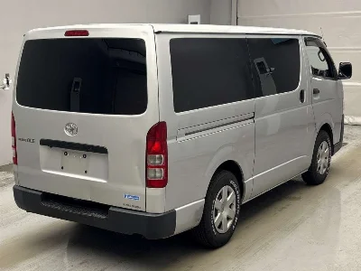 TOYOTA REGIUS VAN