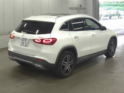 MERCEDES BENZ GLA