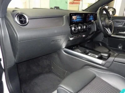 MERCEDES BENZ GLA