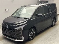 Цена авто Toyota Voxy с аукционов Японии, номер кузова ZWR90W, пробег 38 000, оценка 2