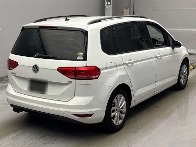 VOLKSWAGEN GOLF TOURAN