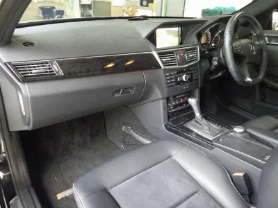 MERCEDES BENZ E CLASS