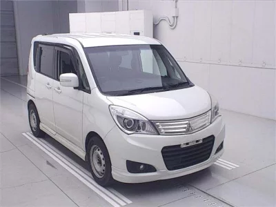 MITSUBISHI DELICA D2