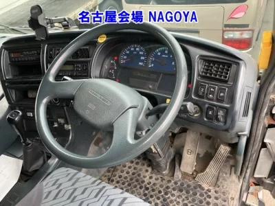 NISSAN UD