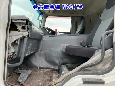 MITSUBISHI FUSO SUPER GREAT