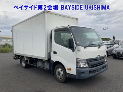 TOYOTA DYNA