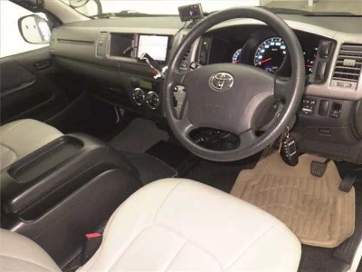 TOYOTA REGIUS ACE VAN