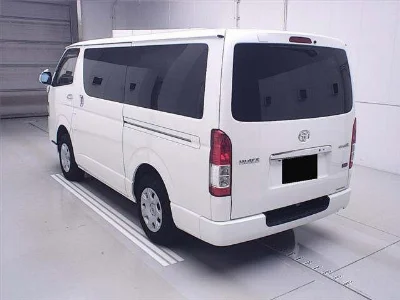TOYOTA HIACE VAN