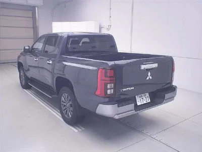 MITSUBISHI TRITON