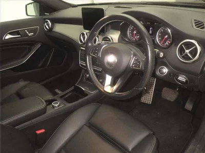 MERCEDES BENZ GLA