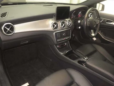 MERCEDES BENZ GLA