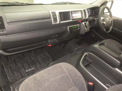 TOYOTA HIACE
