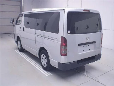 TOYOTA REGIUS ACE VAN