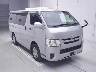 TOYOTA REGIUS ACE VAN
