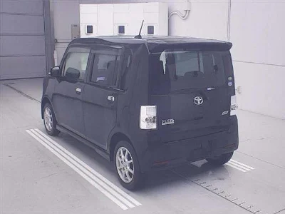 TOYOTA PIXIS SPACE
