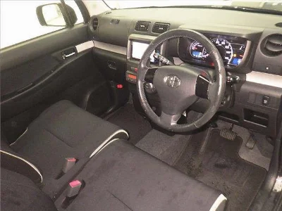 TOYOTA PIXIS SPACE