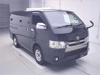 TOYOTA HIACE VAN