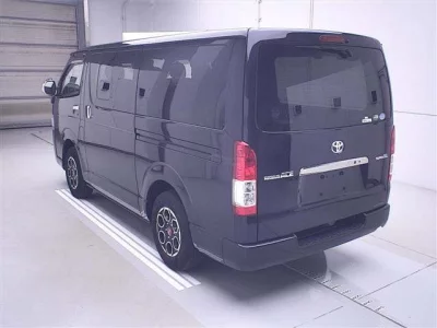 TOYOTA REGIUS ACE VAN