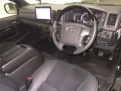 TOYOTA REGIUS ACE VAN