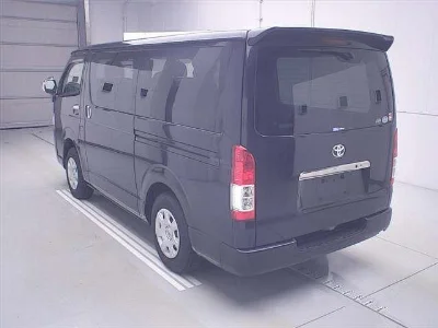 TOYOTA REGIUS ACE VAN