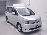Цена авто Toyota Voxy с аукционов Японии, номер кузова ZRR70G, пробег 199 000, оценка 6
