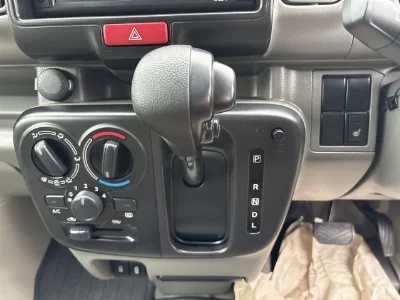 NISSAN CLIPPER VAN