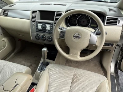 NISSAN TIIDA
