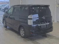 Цена авто Toyota Voxy с аукционов Японии, номер кузова AZR60G, пробег 160 000, оценка 2