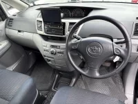 Цена авто Toyota Voxy с аукционов Японии, номер кузова AZR60G, пробег 160 000, оценка 2