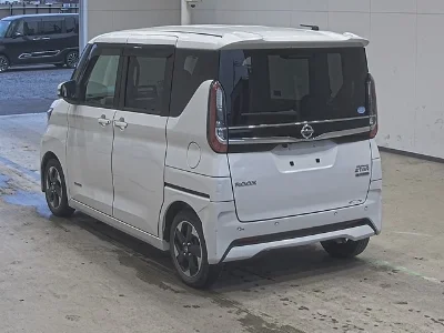 NISSAN ROOX