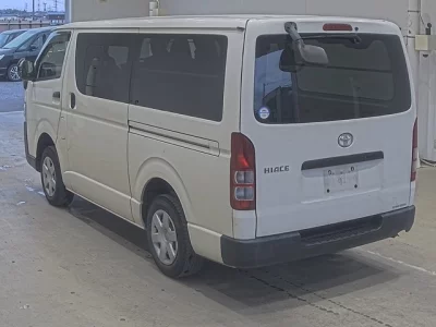 TOYOTA HIACE VAN