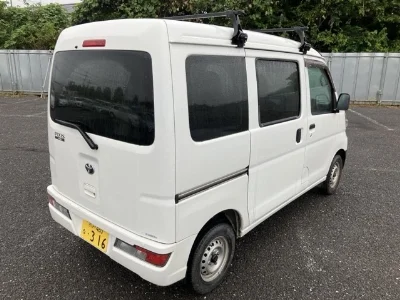 TOYOTA PIXIS VAN