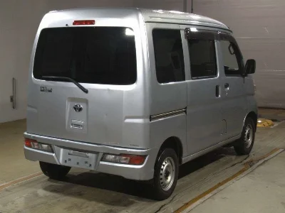 TOYOTA PIXIS VAN