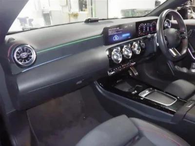 MERCEDES BENZ CLA