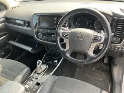 MITSUBISHI OUTLANDER PHEV