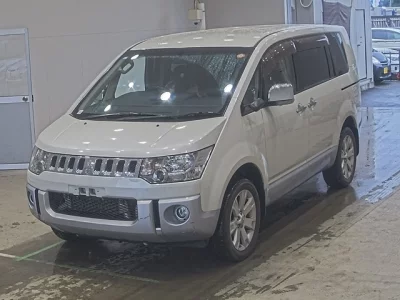 MITSUBISHI DELICA D5