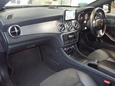 MERCEDES BENZ GLA