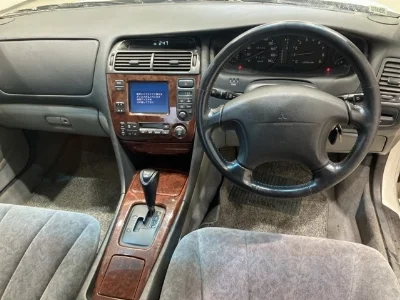 MITSUBISHI DIAMANTE