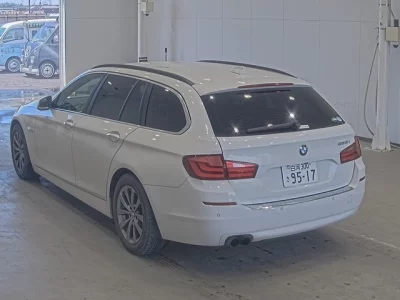 BMW 5 SERIES