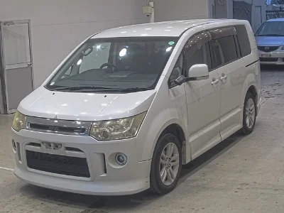 MITSUBISHI DELICA D5