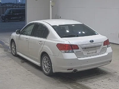 SUBARU LEGACY B4