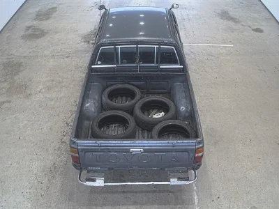 TOYOTA HILUX 3