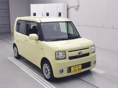 TOYOTA PIXIS SPACE