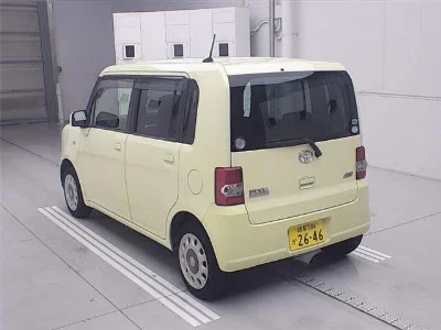 TOYOTA PIXIS SPACE