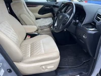 Цена авто Toyota Vellfire с аукционов Японии, номер кузова AGH30W, пробег 190 000, оценка 2