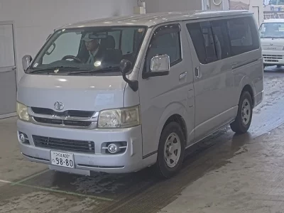 TOYOTA HIACE VAN