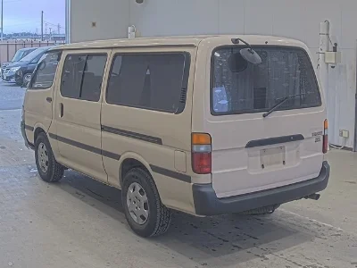 TOYOTA HIACE