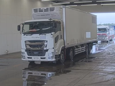 ISUZU GIGA