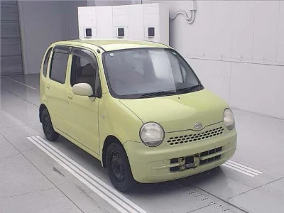 DAIHATSU MOVE LATTE