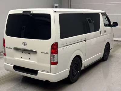 TOYOTA REGIUS VAN